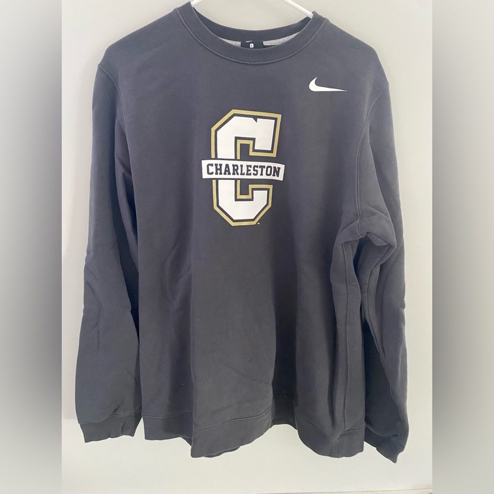 Men’s Nike pullover sweatshirt